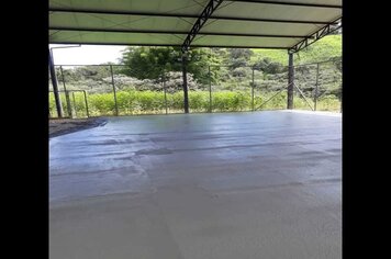 Foto - REFORMA EM ANDAMENTO DA QUADRA DE ESPORTES DA ESCOLA MUNICIPAL GERALDO FERREIRA DAS CHAGAS LOCALIZAD